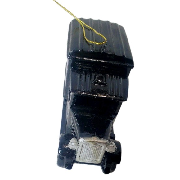 Santa’s Workbench Christmas Village – Yale Haus Chocolate Truck Figure (2015) - Picture 5 of 12